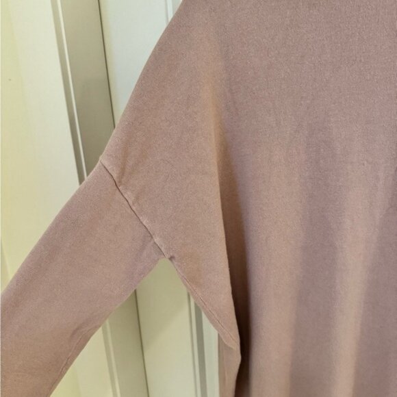 Simons Contemporaine blh pink oversized turtleneck sweater. Size M - Picture 3 of 6